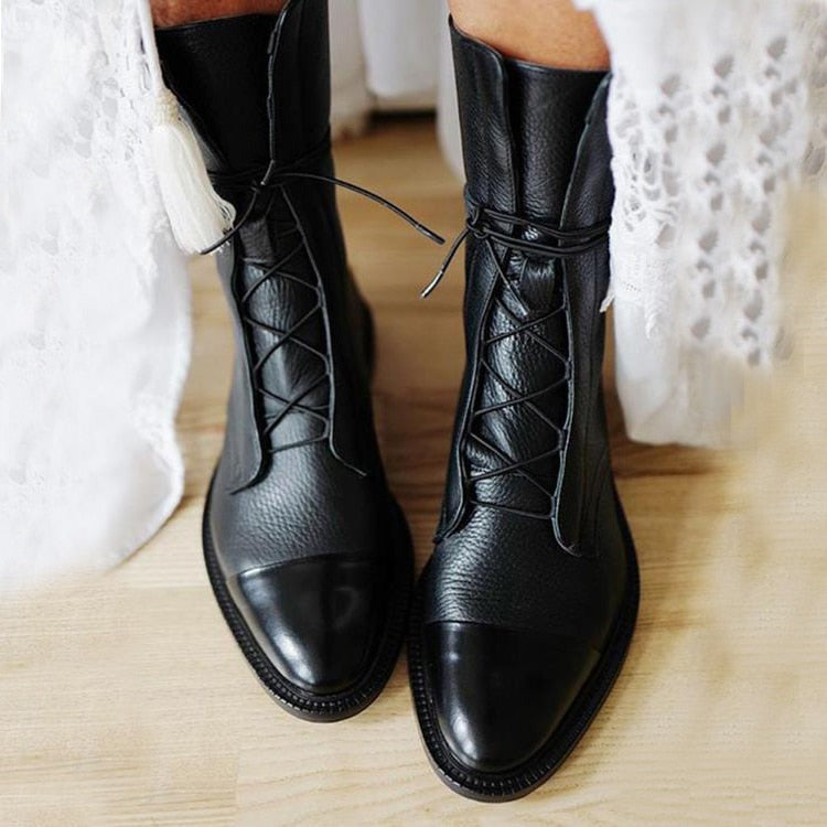 Isabella - Chic Heeled Boots