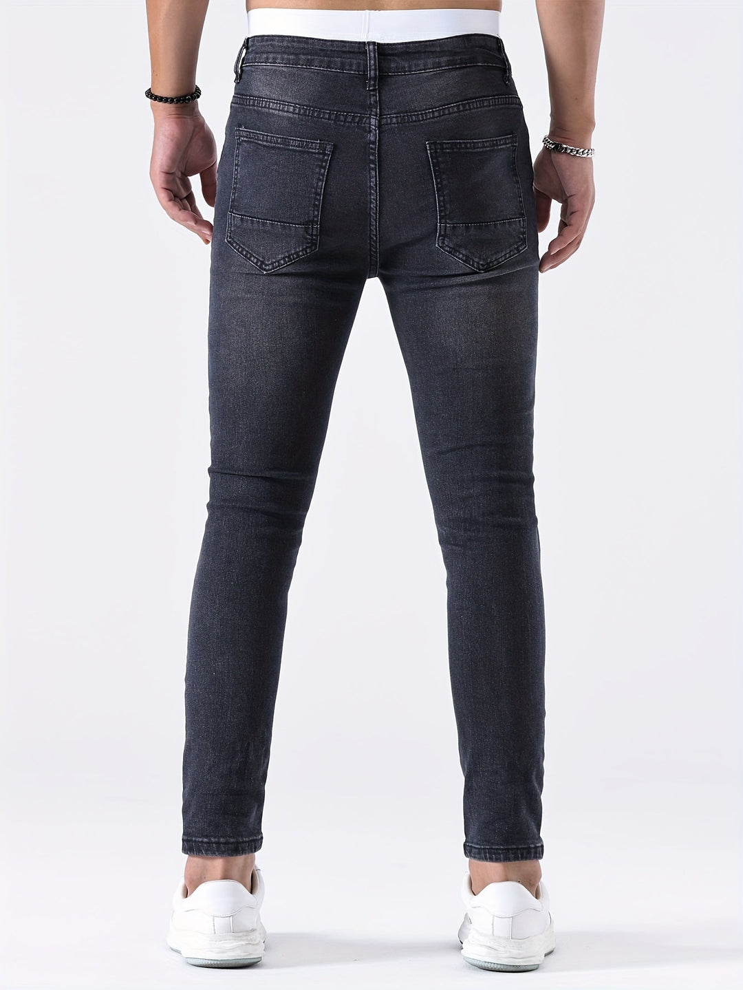 Nova – Casual Ripped Denim