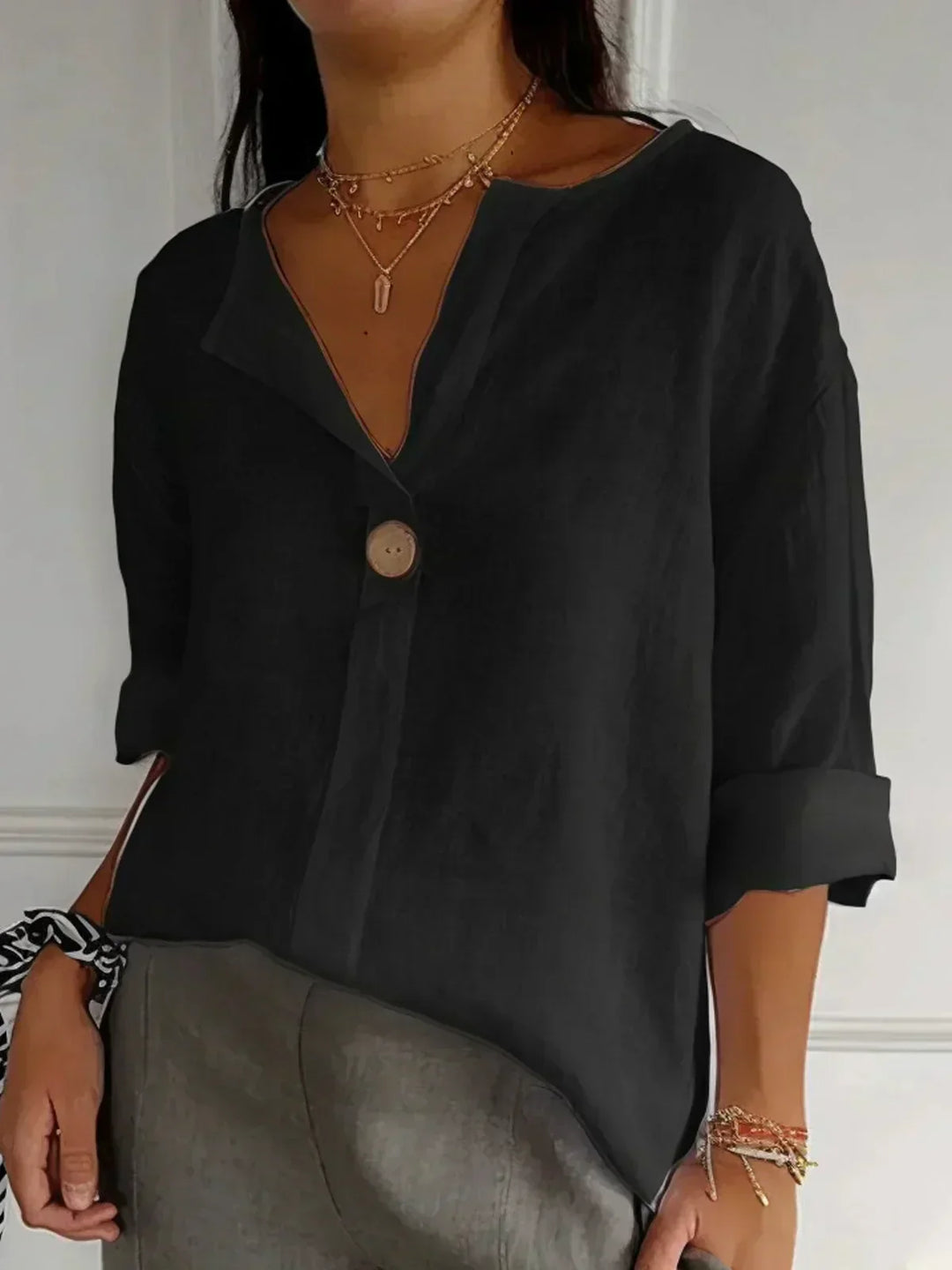 LUNA – Relaxed V-Neck Blouse