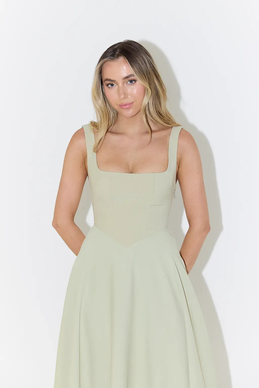 Yade | High-Waisted Midi Dress